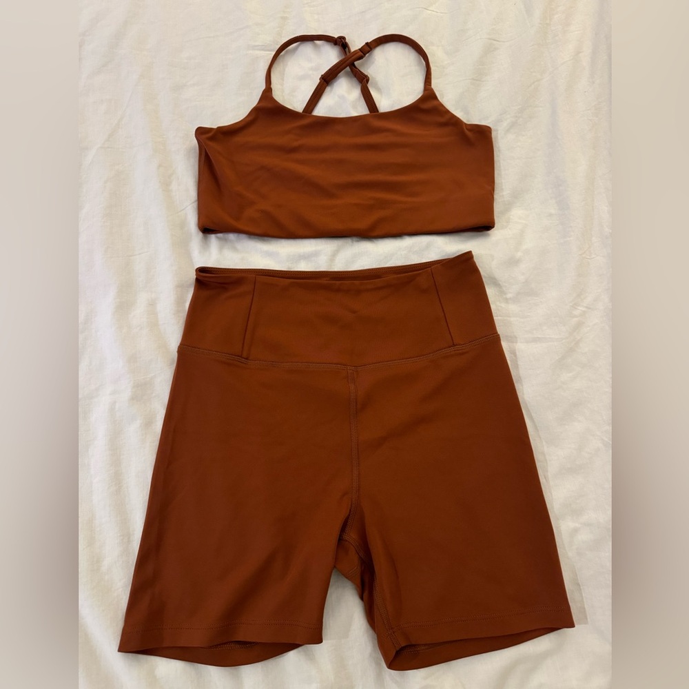 Girlfriend Collective workout bra and shorts - reddish brown size M